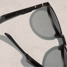 Load image into Gallery viewer, BOSE Frames Rondo Distinct rounded lenses with a smaller fit.